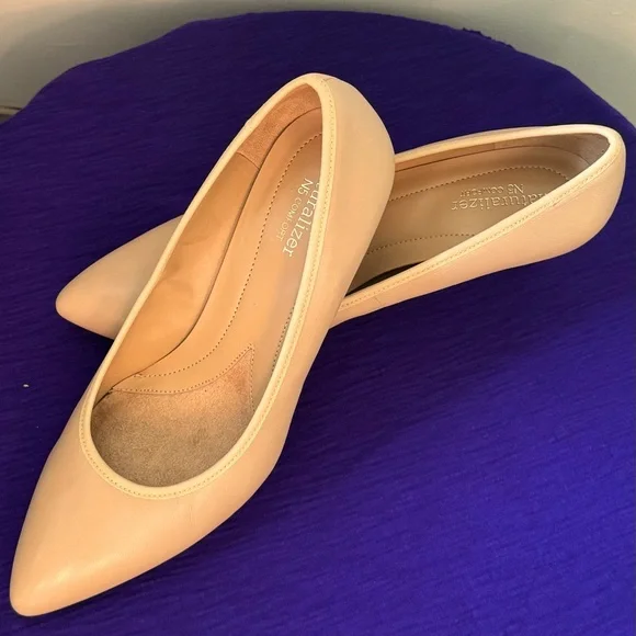 Naturalizer Cream Heels - Picture 2 of 8